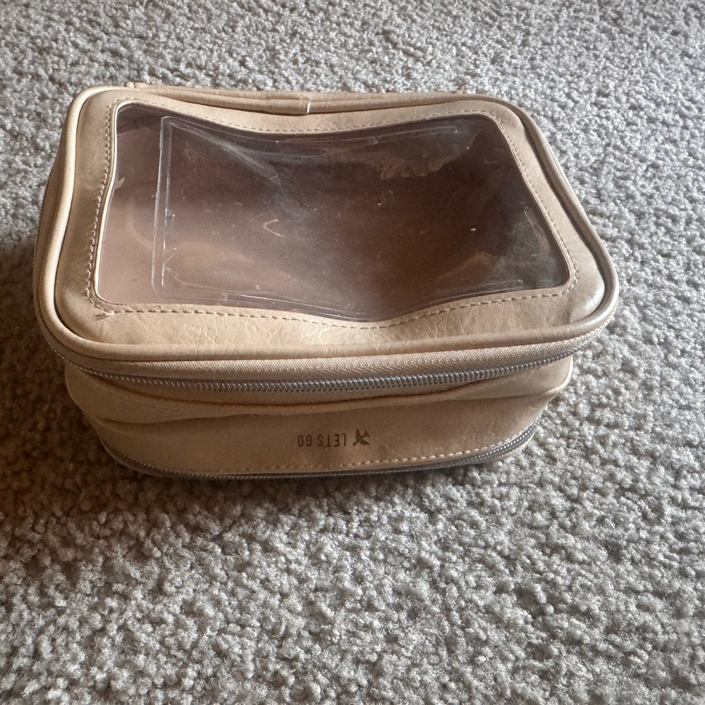 Beis on the go essential case in beige